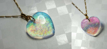 Excellent dichroic heart 反射と透過した際のワンシーン。 ラフォルム ガラスジュエリー ガラスアクセサリー