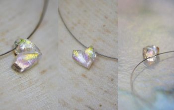 Petal of Love ～ A Heart's Essence ～ 見る角度で表情が変わります。 ラフォルム ガラスジュエリー ガラスアクセサリー