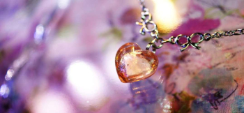 Coral heart ～ Forever ～ シンプルでかわいらしいハート型ネックレス。 ラフォルム ガラスジュエリー ガラスアクセサリー