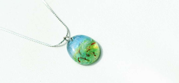 春風薫る頃 ～ 満天の星空に ～ 風薫る草原の風景をガラスの中に施しました。 ラフォルム ガラスジュエリー ガラスアクセサリー
