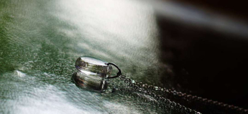Transparent duality of drop クリアーをベースにしています。 ラフォルム ガラスジュエリー ガラスアクセサリー