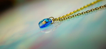 Memorial drop ～ アクアの海に眠る ～ K18素材の丸カンをお付けいたしました。 ラフォルム ガラスジュエリー ガラスアクセサリー