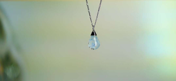 Warm heart ice world 内部に「思い出の大切なもの」を封入しております。 ラフォルム ガラスジュエリー ガラスアクセサリー