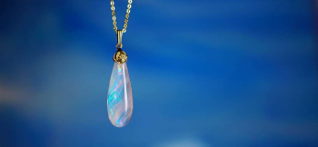 DIAMOND SNOW DROP 繊細で美しい煌きを施した世界にひとつのドロップタイプペンダント。 ラフォルム ガラスジュエリー ガラスアクセサリー
