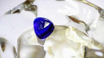 BIG BLUE BERRY 世界にひとつのガラスのペンダントトップ。 ラフォルム ガラスジュエリー ガラスアクセサリー