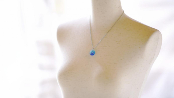 Sea of blue HawaiiⅡ 優しいブルーの色味が胸元を彩ります。 ラフォルム ガラスジュエリー ガラスアクセサリー