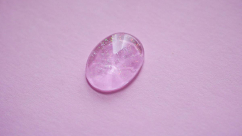 悠桜 ～ やわらかな記憶 ～ やわらかな桜色に想いを包んで――。大切な記憶をそっと閉じ込めた、メモリアルペンダントトップ。 ラフォルム ガラスジュエリー ガラスアクセサリー