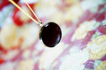 Legend's proof ～ Garnet ～ お母さまへの大切な贈り物に。 ラフォルム ガラスジュエリー ガラスアクセサリー