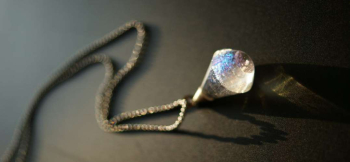 Dream Diamond 美しいダイクロガラスと表面のカットが素敵な逸品です。 ラフォルム ガラスジュエリー ガラスアクセサリー