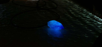 Blue frozen ice 神秘的に美しくブルーの光を放ちます。 ラフォルム ガラスジュエリー ガラスアクセサリー