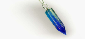 Aqua crystal ～ 水の宝物  ～ 美しい水晶タイプのペンダント。 ラフォルム ガラスジュエリー ガラスアクセサリー