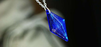 Ocean bright diamond ブルーからパープルへと変化する神秘的なラメが煌きます。 ラフォルム ガラスジュエリー ガラスアクセサリー