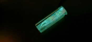虹の夢を渡って ブルー、グリーン、そしてレッドの蓄光を天の川の流れのように施しました。 ラフォルム ガラスジュエリー ガラスアクセサリー