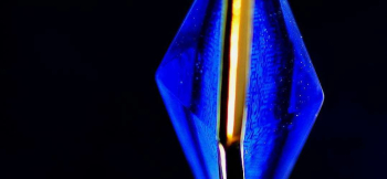 Collaborate Dreamblue ～ Precision luminous circuits ～ 浮かび上がるような内部の模様。 ラフォルム ガラスジュエリー ガラスアクセサリー