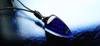 Pendulum spear 表裏面で表情を変える素敵な逸品。 ラフォルム ガラスジュエリー ガラスアクセサリー