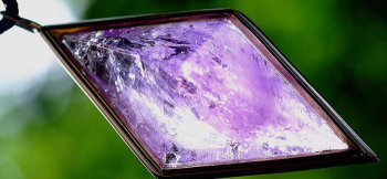 Dream Natural Amethyst 高さ約120mm、幅55mm、重量約550gの存在感のある「ボリビア産アメジスト」の結晶から贅沢に削り出した逸品! ラフォルム ガラスジュエリー ガラスアクセサリー
