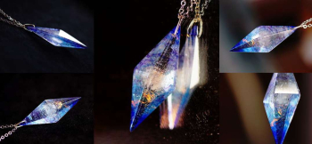 Dreamblue ～ Fluctuation of mystic universe ～ 見る角度や光の当たり方などで変化する表情をぜひお楽しみください。 ラフォルム ガラスジュエリー ガラスアクセサリー