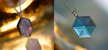 Hexagram of snowflake 紫外線の強さで色味を変えるネオラベンダーの色味が美しい逸品です。 ラフォルム ガラスジュエリー ガラスアクセサリー