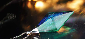 Dreamblue ～ Aquamarine sea ～ 美しく神秘的な世界にひとつのオリジナル八面体ペンダント。 ラフォルム ガラスジュエリー ガラスアクセサリー