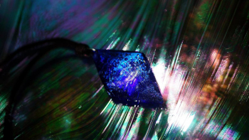 Pure dream ～ Blue galaxy ～ 見る角度や光の当たり方で無限に表情を変化させます。 ラフォルム ガラスジュエリー ガラスアクセサリー