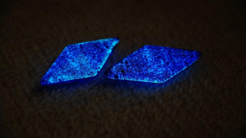 Roundish DreamblueⅡ 淡い神秘的なブルーの光の蓄光加工を行っております。 ラフォルム ガラスジュエリー ガラスアクセサリー