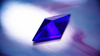 Pentahedral stardust universe シャープな五面体の造形に仕上げました。 ラフォルム ガラスジュエリー ガラスアクセサリー
