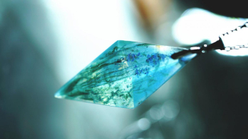 Dreamblue ～ 朝靄の花園 ～ 朝靄の中に咲く神秘の花園。  ラフォルム ガラスジュエリー ガラスアクセサリー