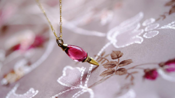 Charming Pendulum ～ Rose Pink ～ ローズピンクカラー+小ぶりサイズでお作りしました。 ラフォルム ガラスジュエリー ガラスアクセサリー