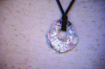 SPARKLING FROZEN CIRCLE ～ 煌きの結晶・宇宙のひとしずく～ リングのような個性的なフォルム。 ラフォルム ガラスジュエリー ガラスアクセサリー