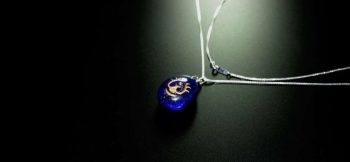 天空からの贈り物 ~ Treasure ~ チェーンに合わせた場合。 ラフォルム ガラスジュエリー ガラスアクセサリー