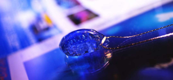 Ice Firefly ふっくらしたフォルムで存在感があります。 ラフォルム ガラスジュエリー ガラスアクセサリー