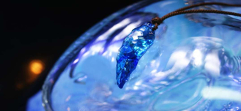 Aqua fang ～ Aspiration ～ 牙をイメージしたフォルムです。 ラフォルム ガラスジュエリー ガラスアクセサリー