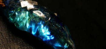 Aqua fang ～ Aspiration ～ 内部には、美しく偏光して輝くダイクロガラスを施しました。 ラフォルム ガラスジュエリー ガラスアクセサリー