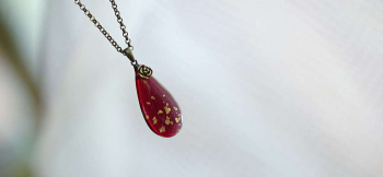 Attractive drop スタイリッシュなペンダント。 ラフォルム ガラスジュエリー ガラスアクセサリー