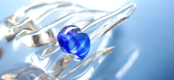 ラフォルム ガラスジュエリー ガラスアクセサリー Space blue wave ～ ハートの宇宙 ～ ふっくらとした優しいフォルムのリングです。ハートのようなフォルムが印象的♪ 透明感のあるブルー系の色合いがとっても涼しげ!!
