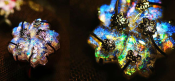 Dichroic cherry blossom 見る角度や光の当たり方で様々なカラーの輝きをお楽しみいただけます。 ラフォルム ガラスジュエリー ガラスアクセサリー