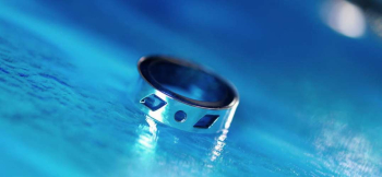 Proof of love ～ Blue Rose ～ スタイリッシュなコラボレーションリングです。 ラフォルム ガラスジュエリー ガラスアクセサリー