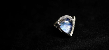 Dumortierite ～ Vision ～ 非常に繊細なリングです。 ラフォルム ガラスジュエリー ガラスアクセサリー
