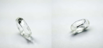 Sparkle of water ランダムで滑らかなテクスチャ。 ラフォルム ガラスジュエリー ガラスアクセサリー