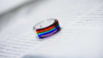 Cross the rainbow 前作『Beyond the rainbow』の虹のデザインの表現方法を変更しました ラフォルム ガラスジュエリー ガラスアクセサリー