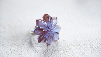 Ancient mysterious flower 美しいガラスの花。 ラフォルム ガラスジュエリー ガラスアクセサリー