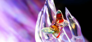 ラフォルム ガラスジュエリー ガラスアクセサリー コンセプト作品・Illusional butterfly ～ 幻影の蝶 ～ 『コンセプト作品・Illusional butterfly ～ 幻影の蝶 ～』は、赤、赤紫、オレンジの色彩を生かした指元を…