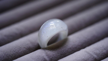 Snow ring 内部に優しい煌きを施しています。 ラフォルム ガラスジュエリー ガラスアクセサリー