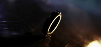 Modernism ring サイドをフラットにカットをしています。シャープなフォルムです。 ラフォルム ガラスジュエリー ガラスアクセサリー