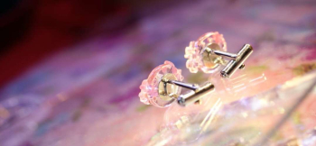 ほほえみ桜 サクラの花をあしらったカフス左右セット。 ラフォルム ガラスジュエリー ガラスアクセサリー