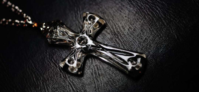 SAINT CRYSTAL CROSS