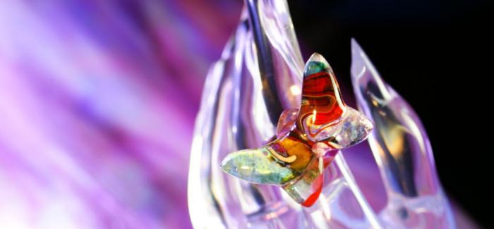 ラフォルム ガラスジュエリー ガラスアクセサリー コンセプト作品・Illusional butterfly ～ 幻影の蝶 ～ 夢やまぼろしのような世界で生きていると感じる時があります。幼いころに見た夢が、今現実の世界に舞う優雅な蝶に生まれ変わりまし…