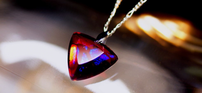 ラフォルム ガラスジュエリー ガラスアクセサリー INFINITY JEWEL UNIVERSE / ペンダント 美しい色合いと煌き、そして存在感や重量感を併せ持ったオブジェ、
 『INFINITY JEWEL UNIVERSE』 と同じ素材を使…