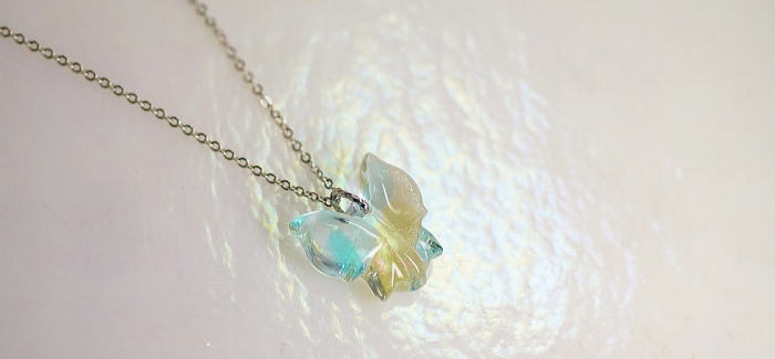 ラフォルム ガラスジュエリー ガラスアクセサリー Pure Morpho MINI ～ 彩 ～ 『Pure Morpho』を小ぶりにしたミニサイズ。優しい色合いと透明感が魅力的なモルフォチョウタイプのペンダント。クリアーをベースに淡いブルー系やラベ…