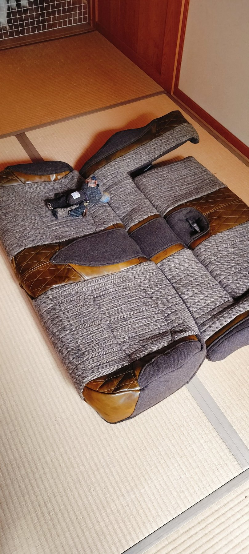 車内に収める前の、自作リアシート。